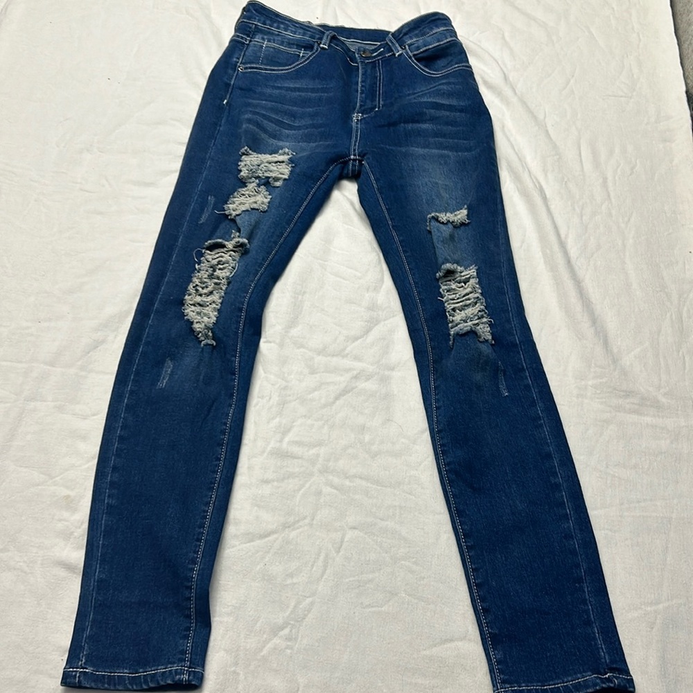 2) Roswear jeans, size small 4–6. Dark blue, distressed, jeans, skinny.
